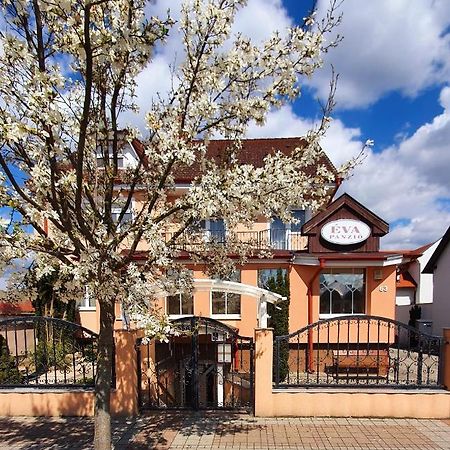 Hotel Éva Panzió Sárvár Esterno foto