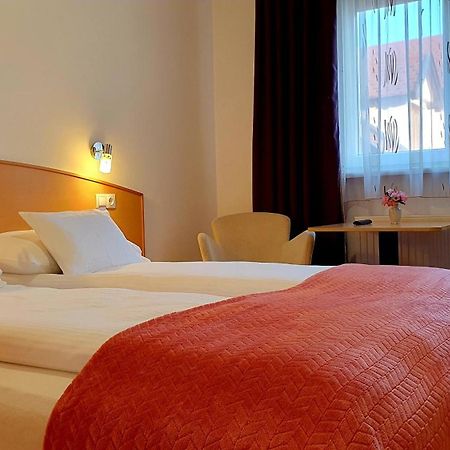 Hotel Éva Panzió Sárvár Esterno foto