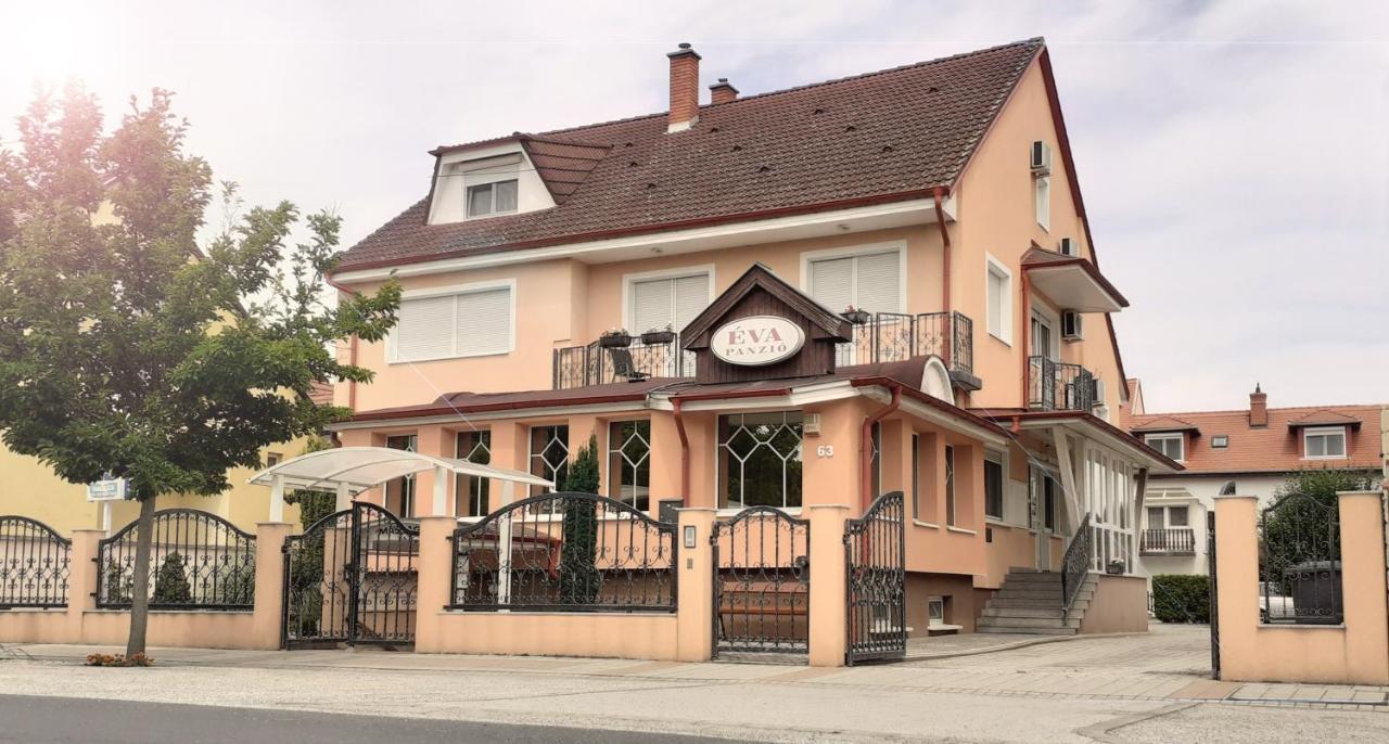 Hotel Éva Panzió Sárvár Esterno foto