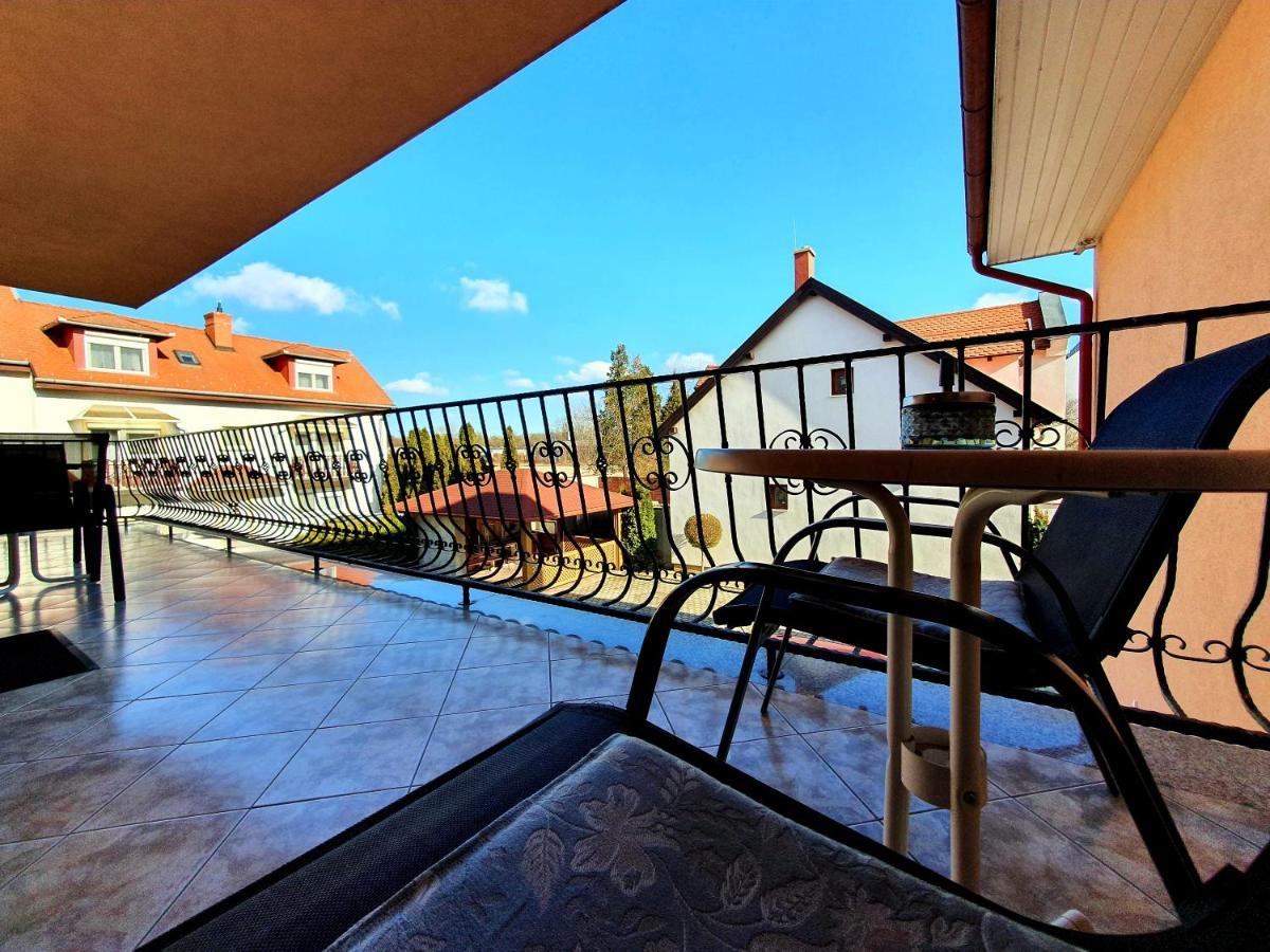 Hotel Éva Panzió Sárvár Esterno foto