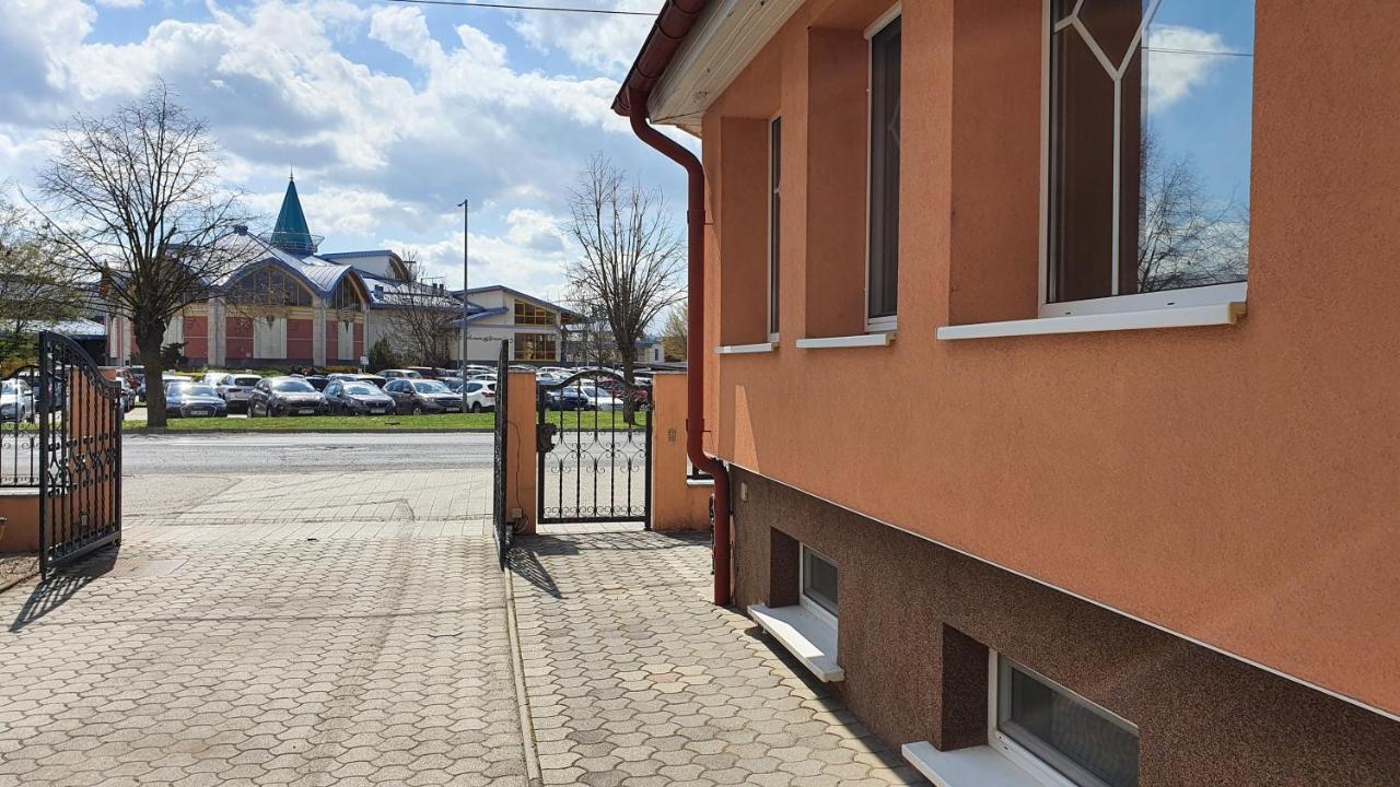 Hotel Éva Panzió Sárvár Esterno foto