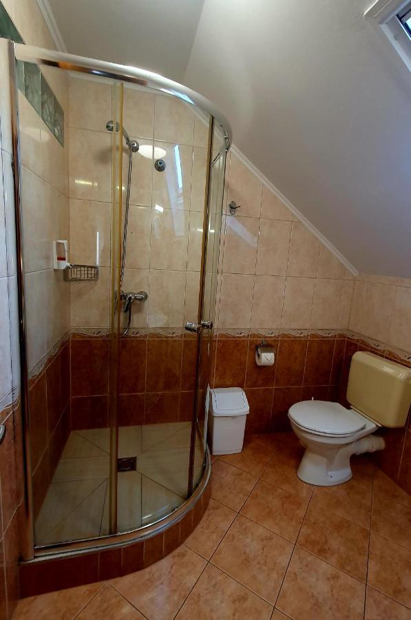 Hotel Éva Panzió Sárvár Esterno foto