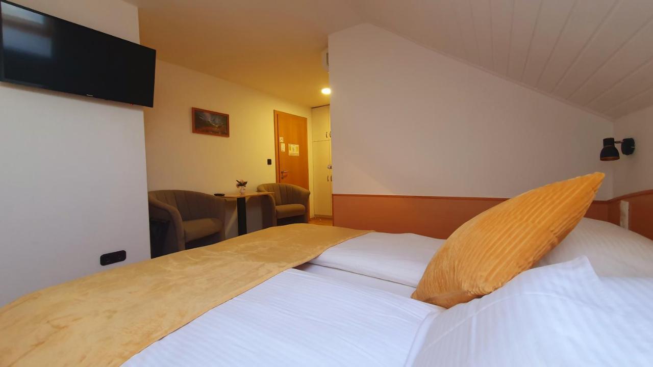 Hotel Éva Panzió Sárvár Esterno foto