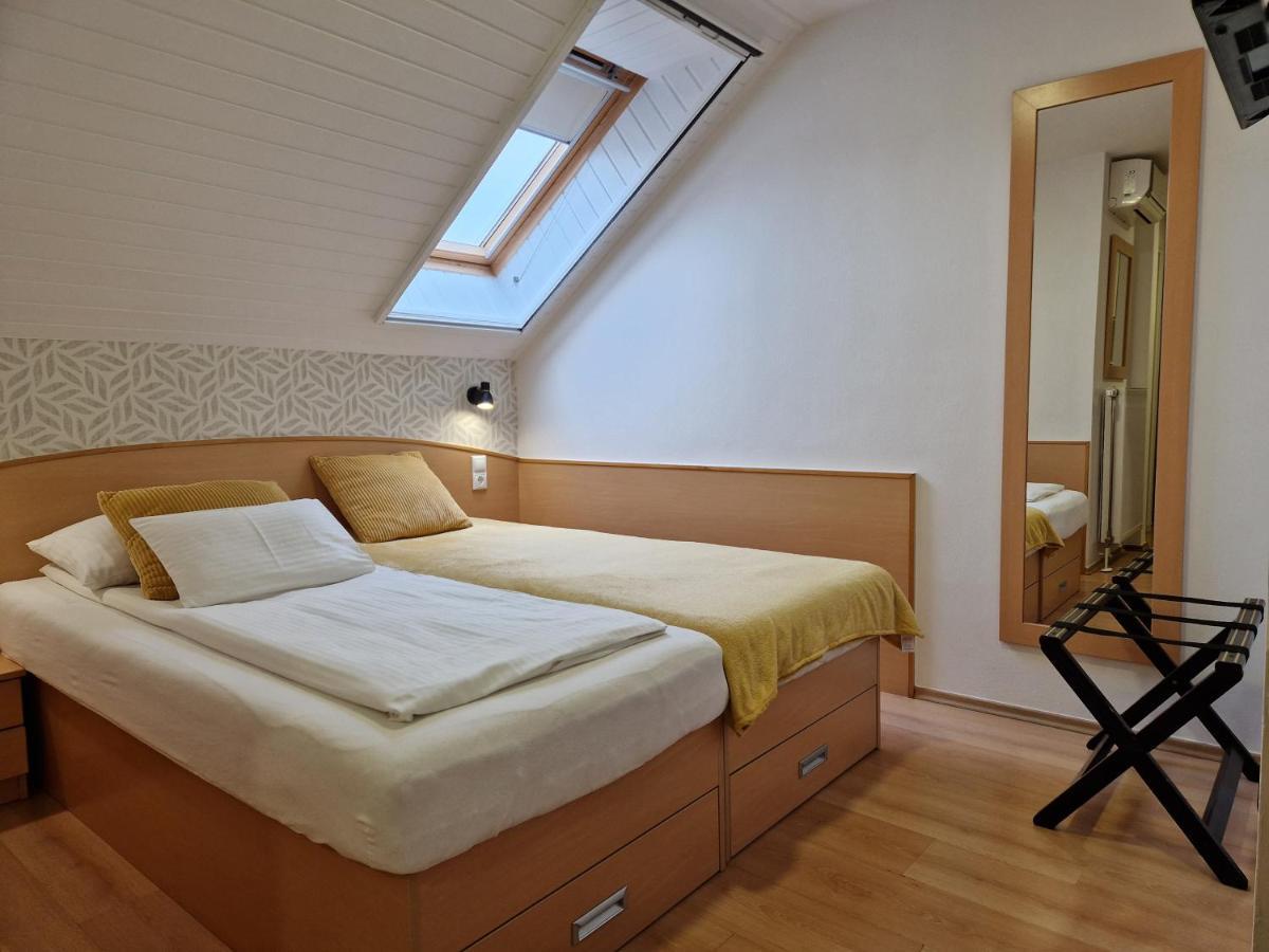 Hotel Éva Panzió Sárvár Esterno foto