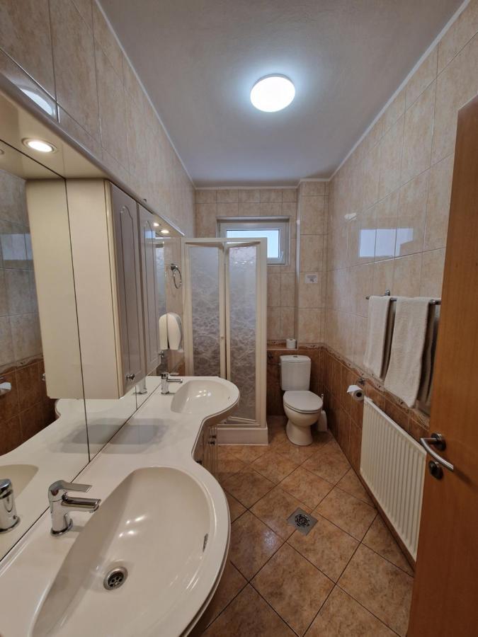 Hotel Éva Panzió Sárvár Esterno foto