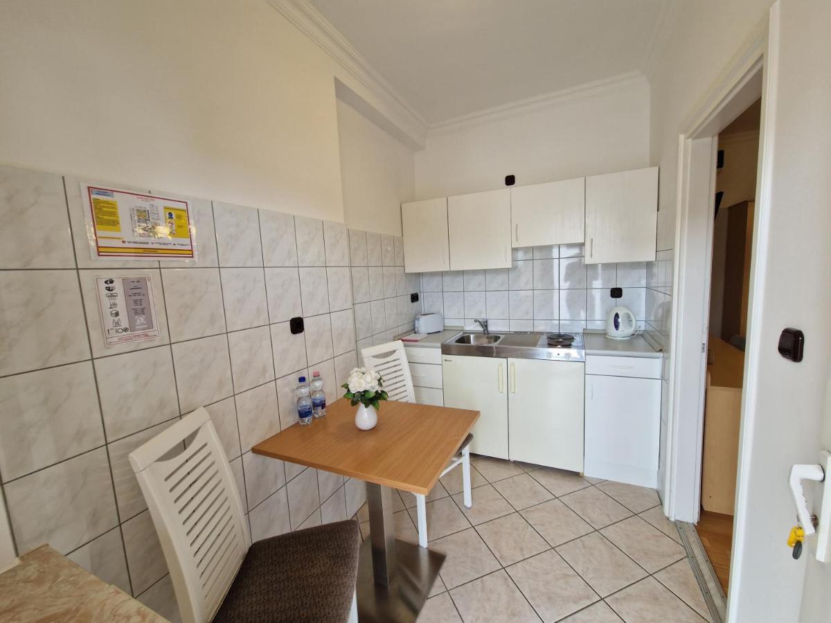 Hotel Éva Panzió Sárvár Esterno foto