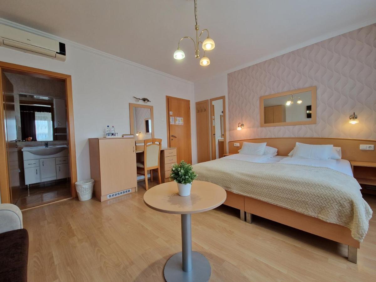 Hotel Éva Panzió Sárvár Esterno foto