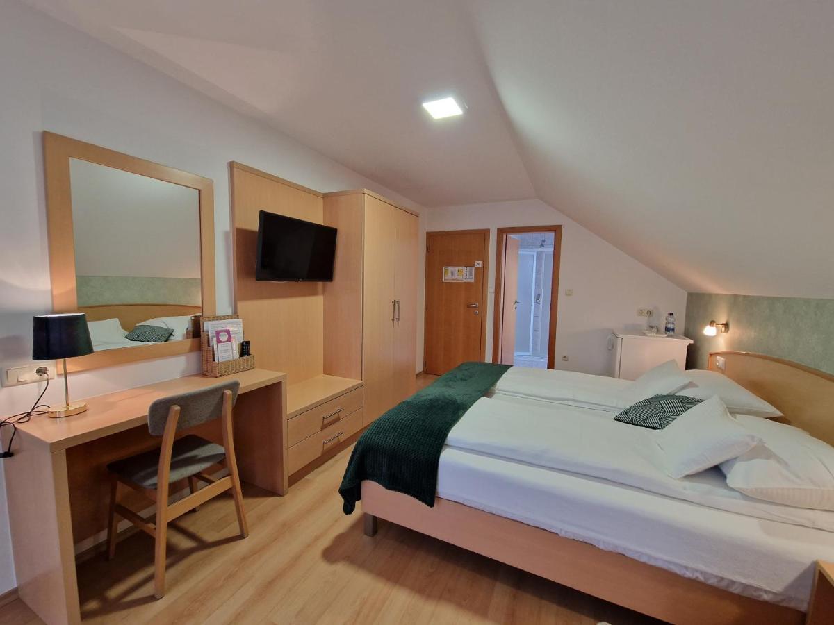 Hotel Éva Panzió Sárvár Esterno foto