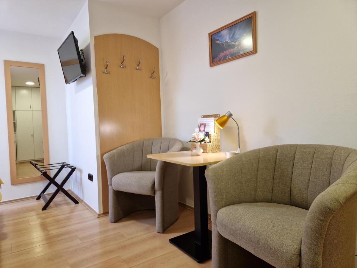 Hotel Éva Panzió Sárvár Esterno foto