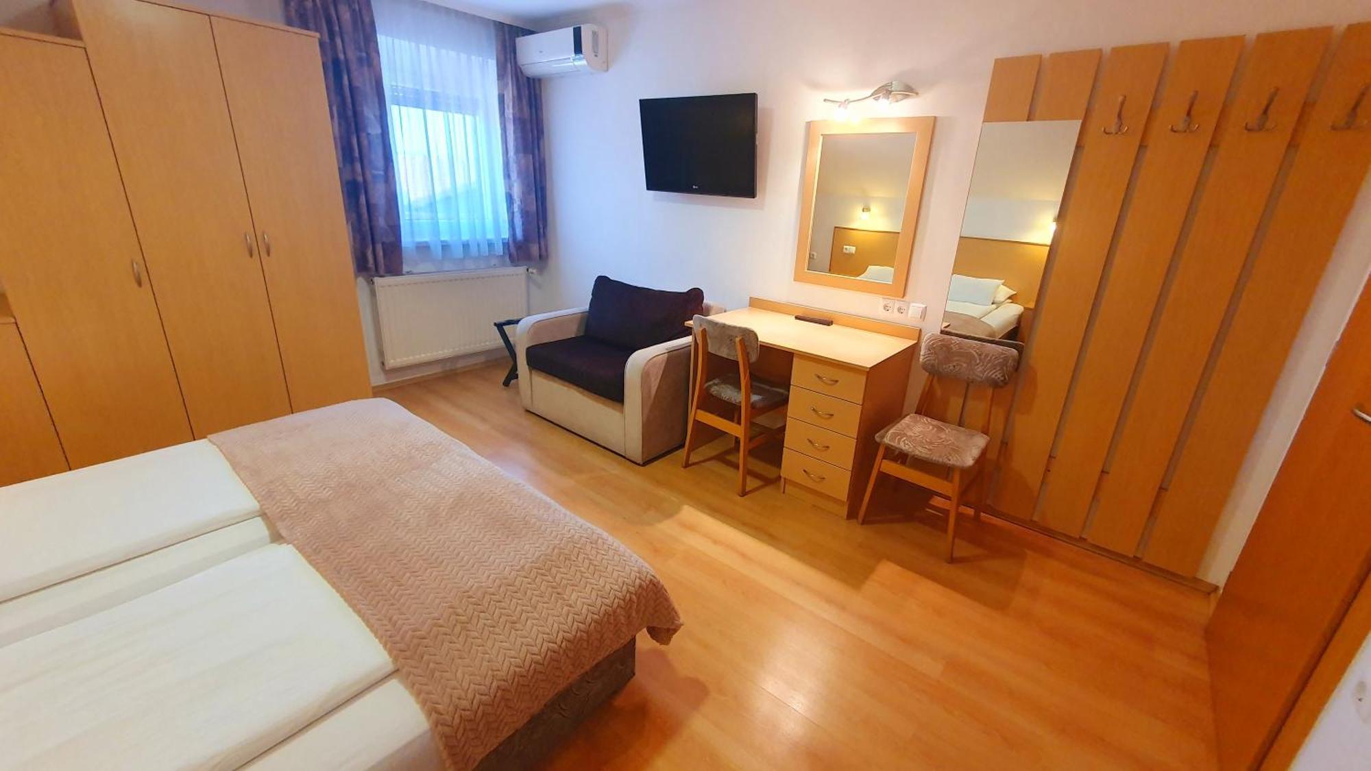 Hotel Éva Panzió Sárvár Esterno foto