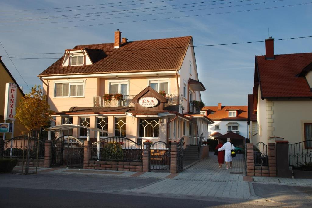 Hotel Éva Panzió Sárvár Esterno foto