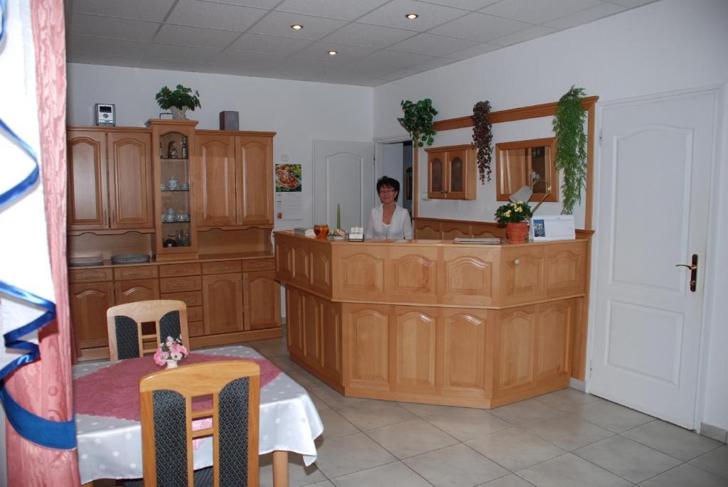 Hotel Éva Panzió Sárvár Esterno foto